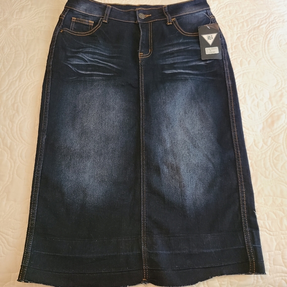 be girl Dresses & Skirts - NWT Be girl denim skirt